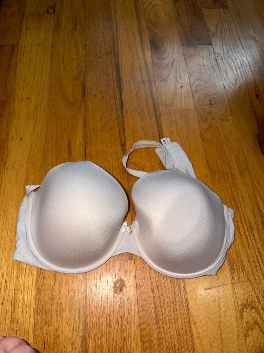 Victoria's Secret White Smooth Molded T-Shirt Bra